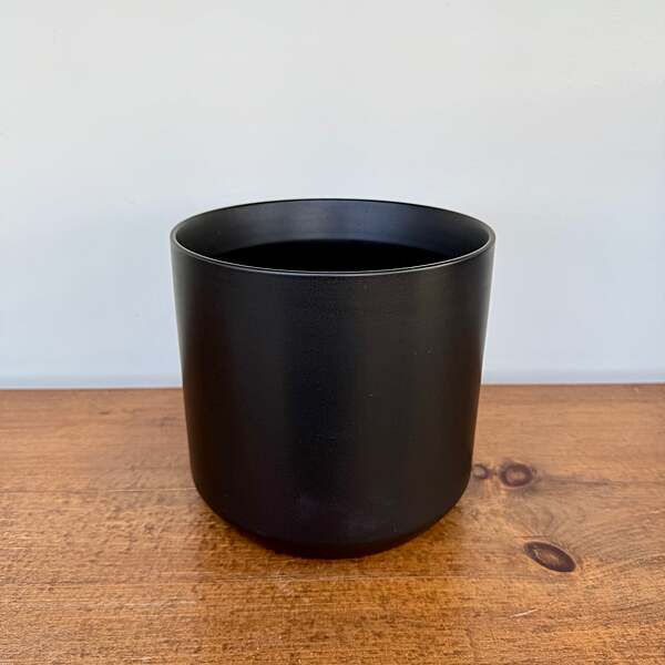 Kendall Pot - 7" x 6.75" - Black