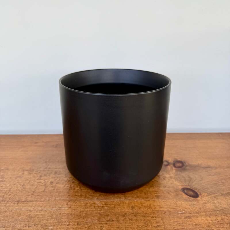 Kendall Pot - 7" x 6.75" - Black