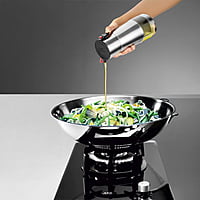 Oil Dispenser with Flow