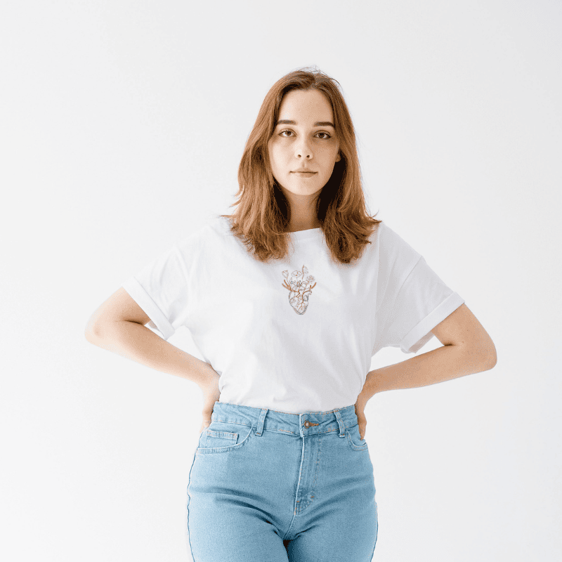 Minimal Heart Line Art White T‑Shirt – Volgania