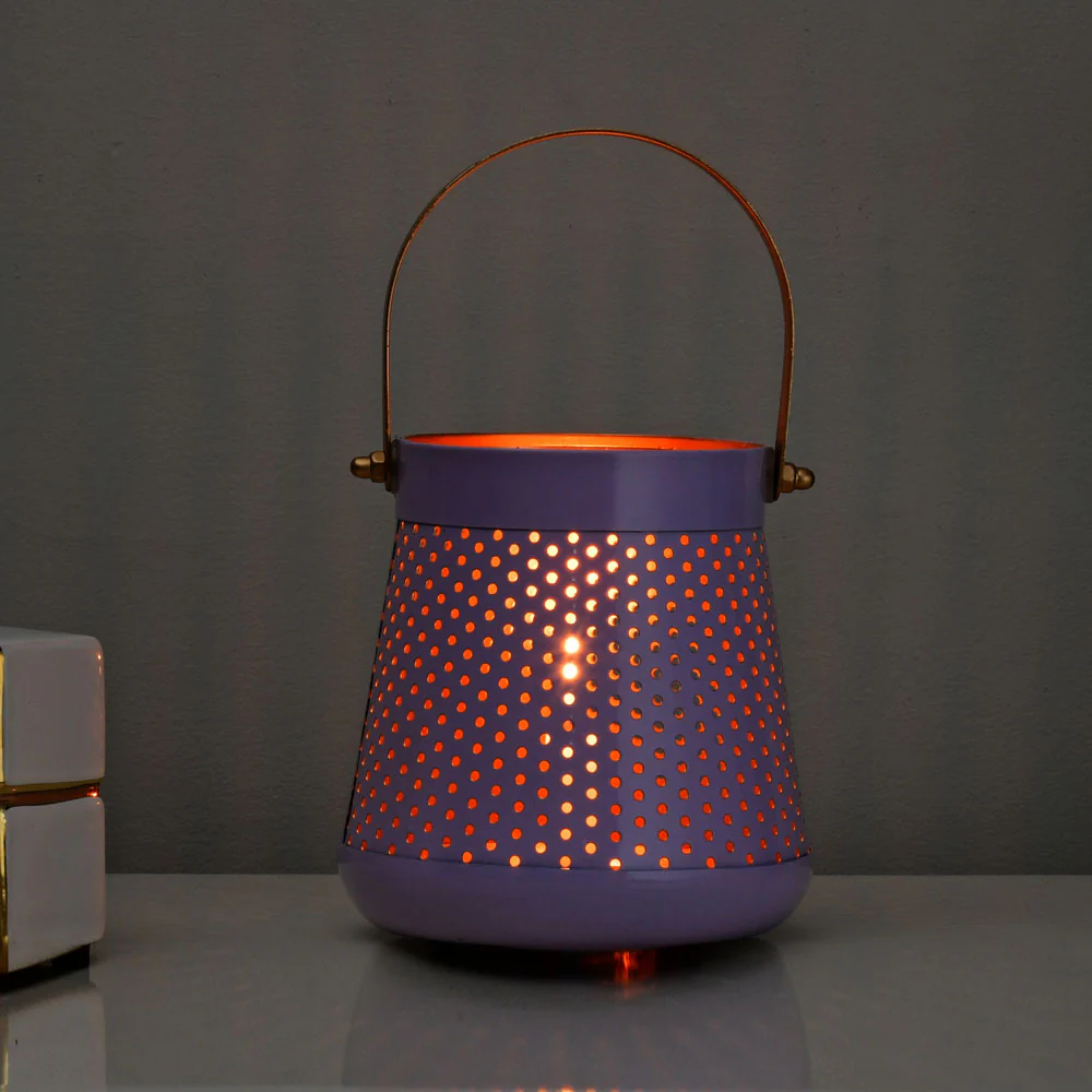 Decorative Modern Trapeze Metal Lantern Decorative Modern Trapeze Metal Lantern
