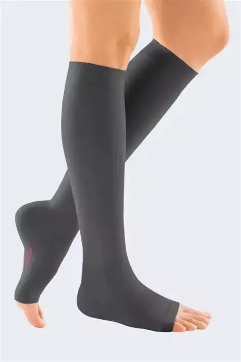 Medi-2541514 - MediCanada Comfort AD Black CCL1 20-30mmHg Size 4 Reg Length with Silicone Band Latex-Free Pair