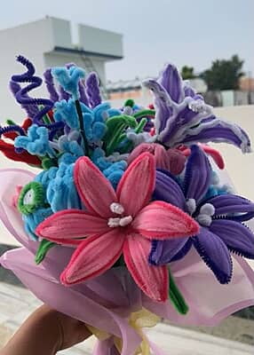 Pipe cleaner flower