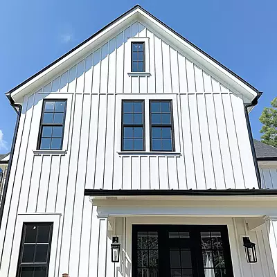 Board & Batten vertical en acier 8" x 10 pieds - Série bâtisseur