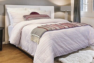 Yura Bedding Set